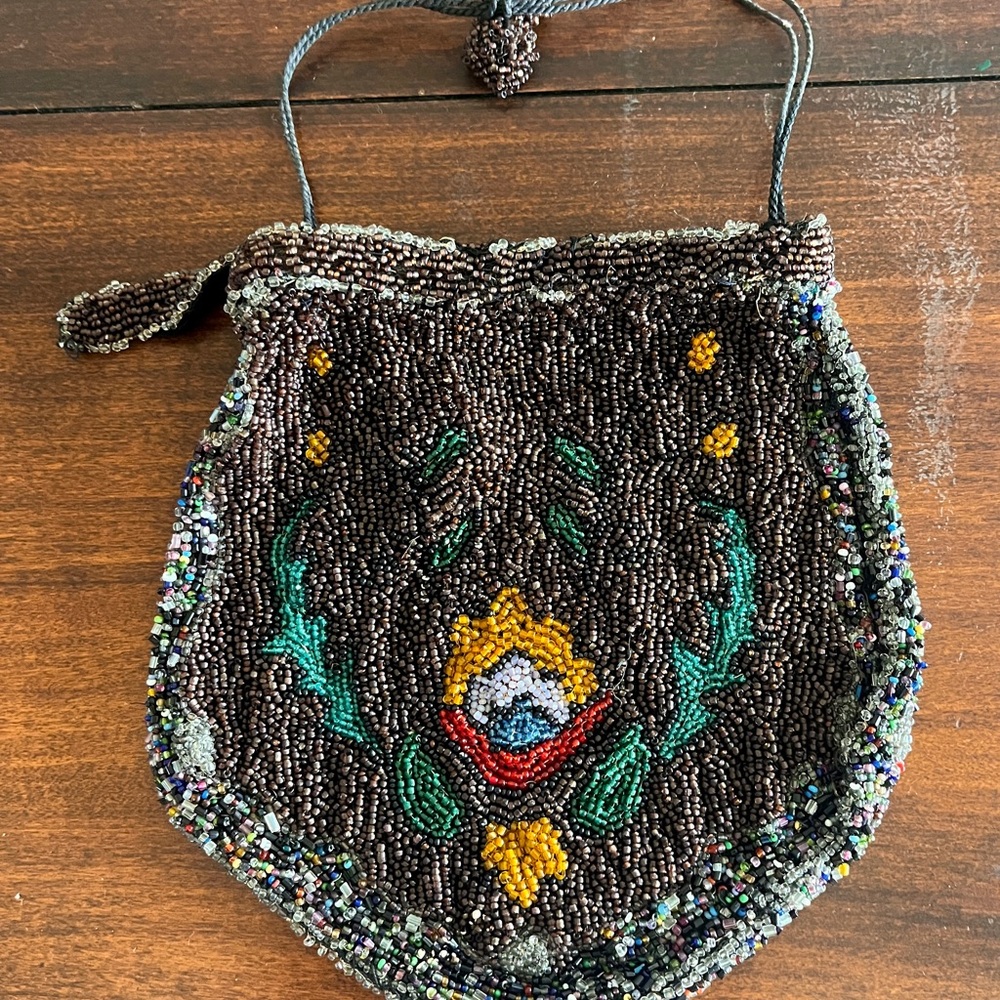 Lot of 3 vintage purses from 1920-30, 1960-70, 1940-60. Great condition.